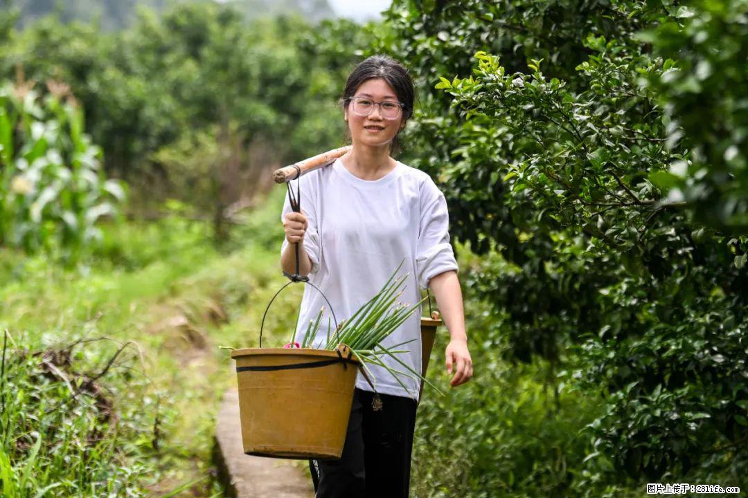 全网追的“扁担女孩”,找了一份暑假工,时薪12元 - 九江生活资讯 - 九江28生活网 jj.28life.com